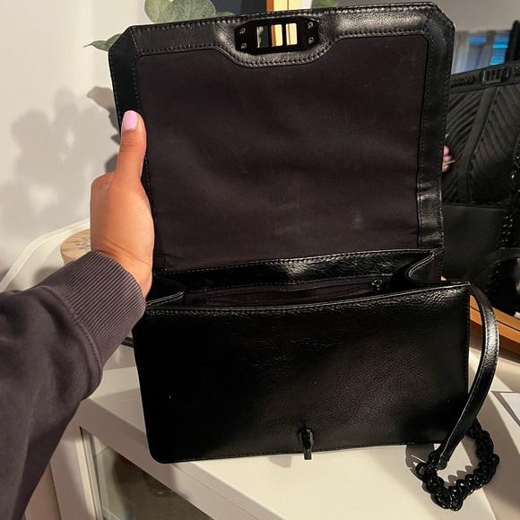 Rebecca Minkoff Chevron Quilted crossbody - Picture 3 of 15